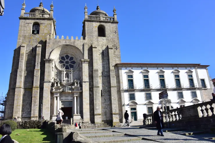 波多主教座堂及主教宮是波多的重要景點