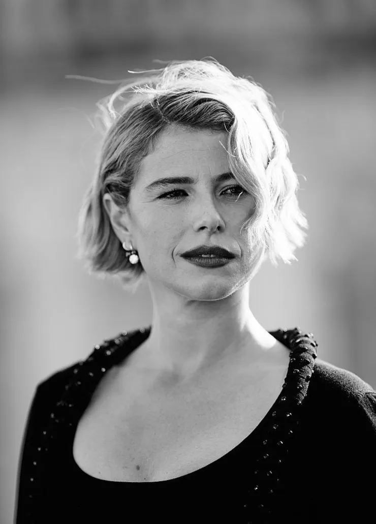 潔西·伯克利（Jessie Buckley）