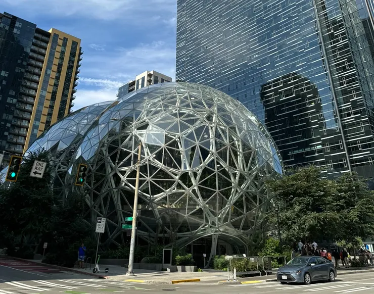 Amazon 總部新設立的三座球體建築，特殊的造型非常的吸睛。（圖 by Vina)