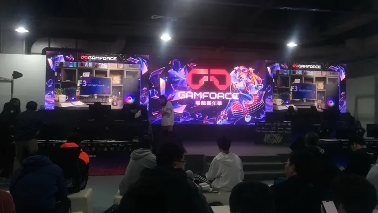 另外12/20才開放一般觀眾入場，而所有的獎品都會從主舞台處抽出玩家證號碼 只認證不認人、玩家證要妥善收好