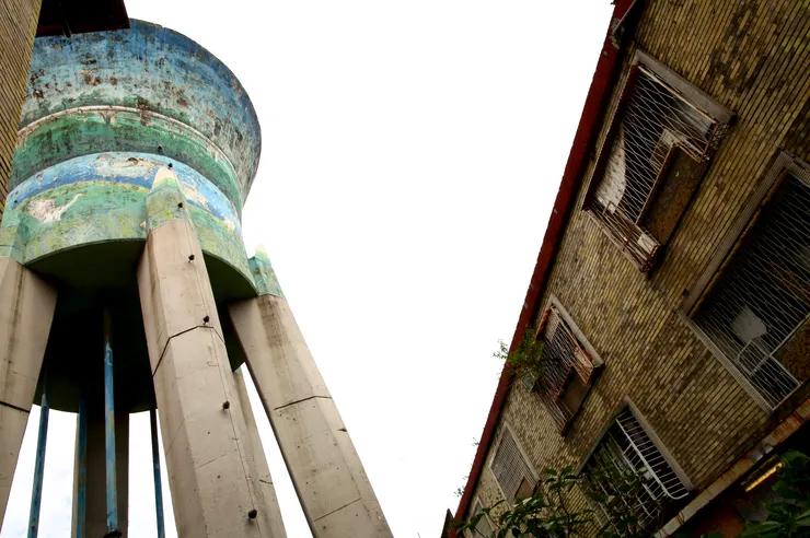 印象裡我只拍過一張水塔的照片