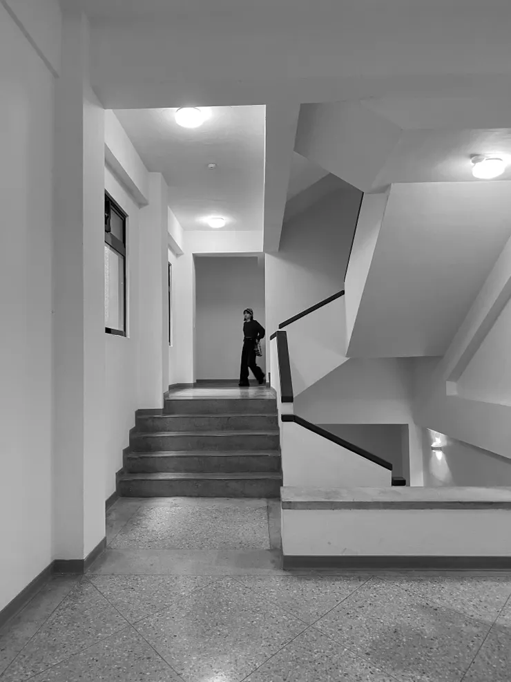 樓梯間也非常富有變化