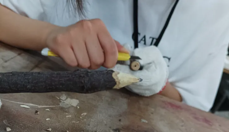 對面的夥伴樹枝比較粗,進度明顯慢很多。