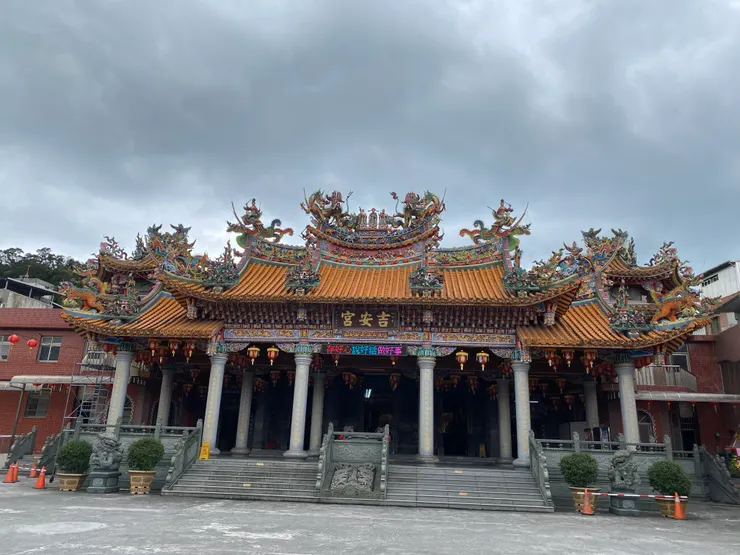 外殿的金碧輝煌