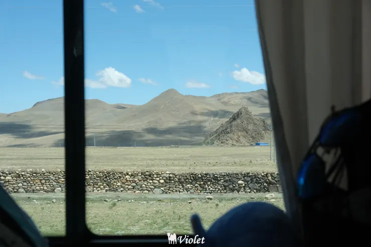 此處很接近邊境區,翻過這座山就能到達尼泊爾