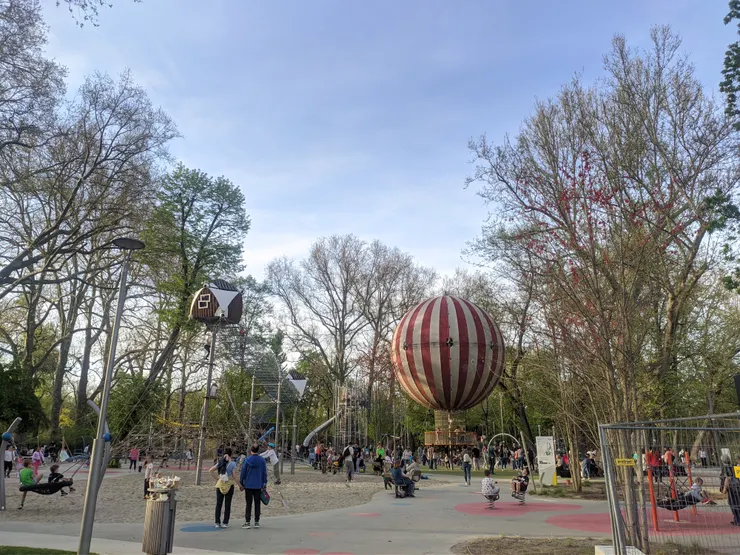 公園裡的遊樂場