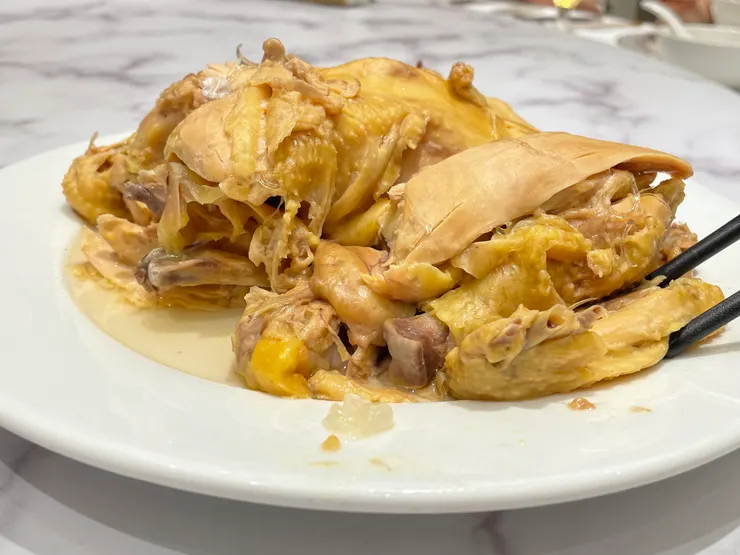 火瞳翅用上原隻老雞(我想是的),口感細緻嫩滑,一點也不粗糙。(作者拍攝)