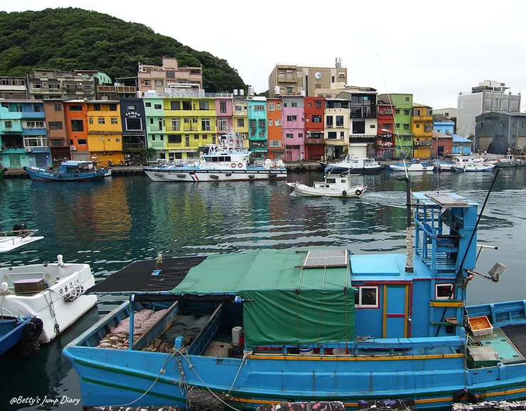 ▲基隆正濱漁港色彩屋/ 圖片來源：Betty's Jump Diary