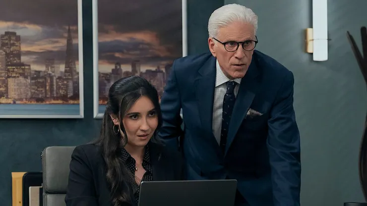 這一次，查爾斯離開養老院，走進更複雜的校園世界。