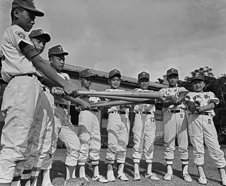 圖3 華興中學青少棒隊 案名：體育活動(棒球賽、健身運動) 檔號：0051/0068/1 來源機關：行政院新聞局 管有機關：國家發展委員會檔案管理局