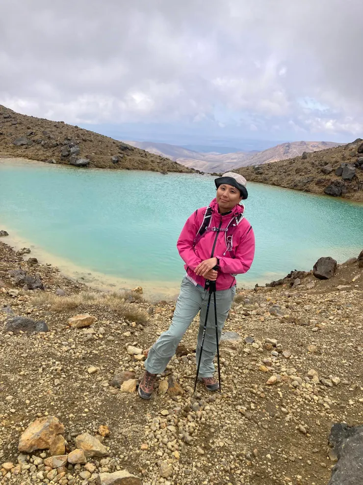 要走到湖正前面才看得清楚