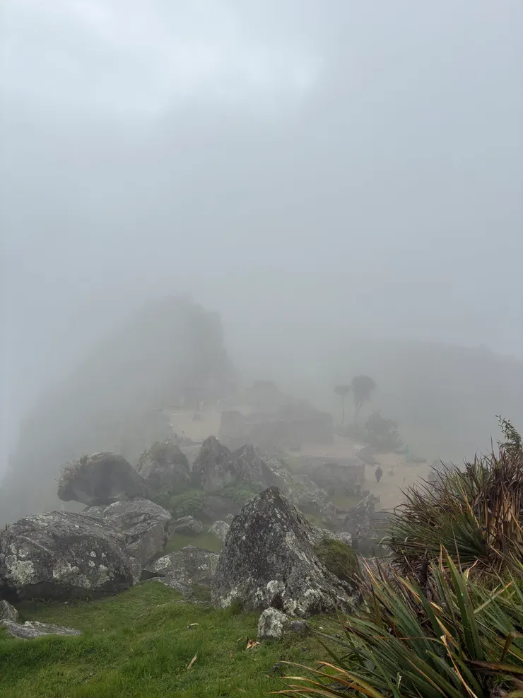 霧裡的馬丘比丘顯得更加神秘