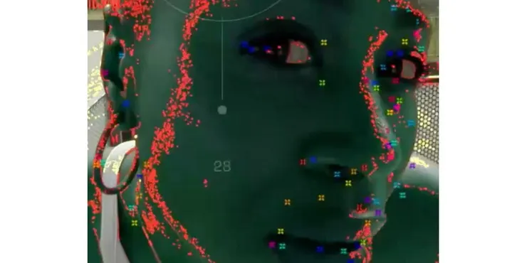 好友掃臉遲遲掃不過，系統顯示她的身分有問題。（圖片來源：https://www.kff.tw/film/content/4274）