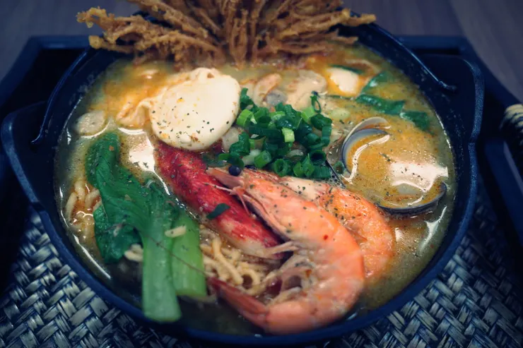 不知道是不是刻意為之，總覺得高雄是有在注重動漫族群的，現在連高雄車站的地下街都要打造成動漫街了，目前還在建構中，但已有幾個店家與餐廳能逛了，希望他能好好發展下去。