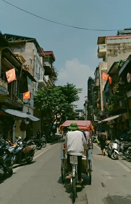 樸實的河內街景，人力三輪車