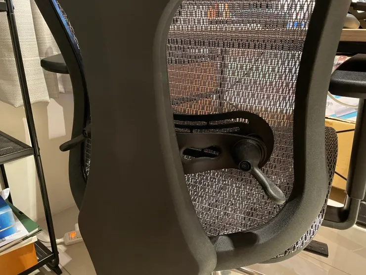 腰靠可以隨意調整高低鬆緊,靠在最脆弱的地方就對惹~