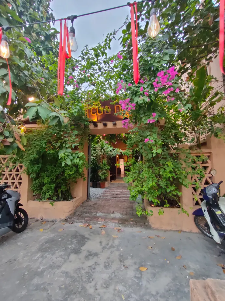 美溪沙灘附近的網美咖啡館