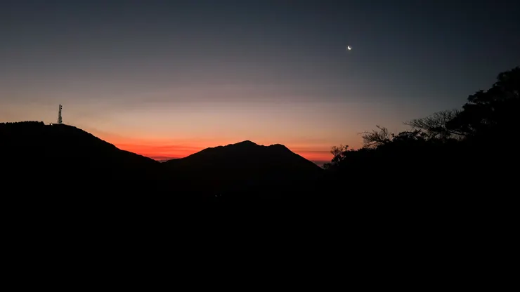 徒步走上大屯山的過程，總是焦慮又期待。