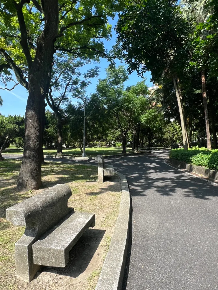 曲徑通幽