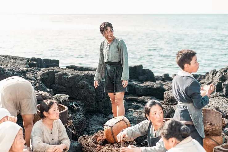 《苦盡柑來遇見你》劇照—海女