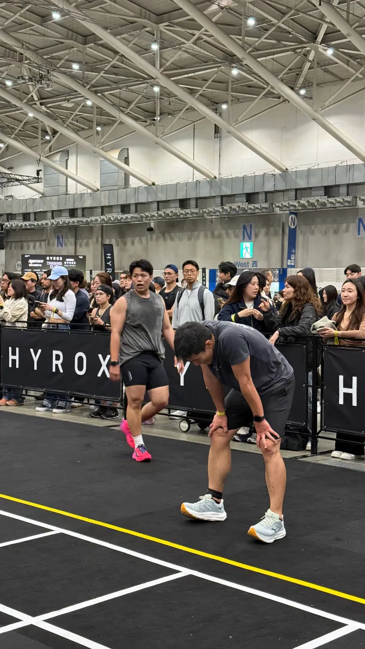 手扶膝蓋非常的喘