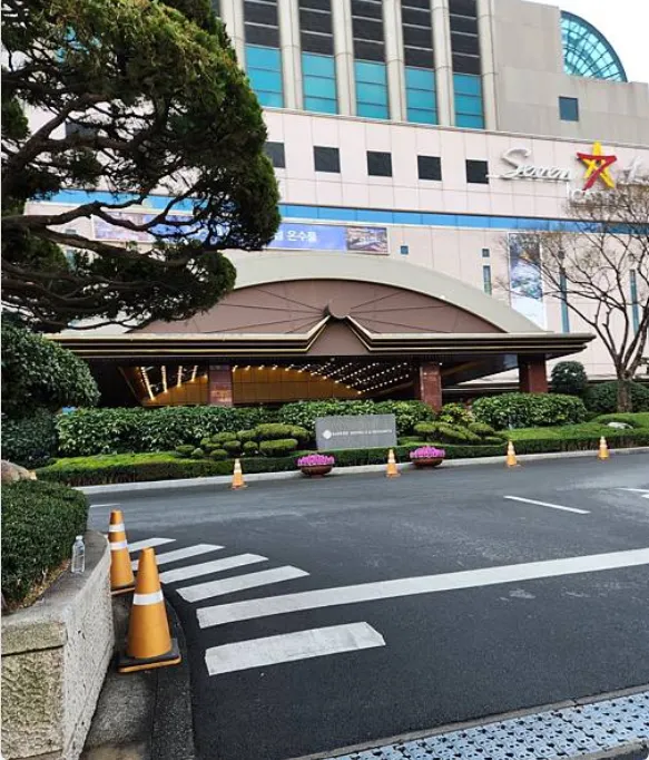 樂天飯店出入口