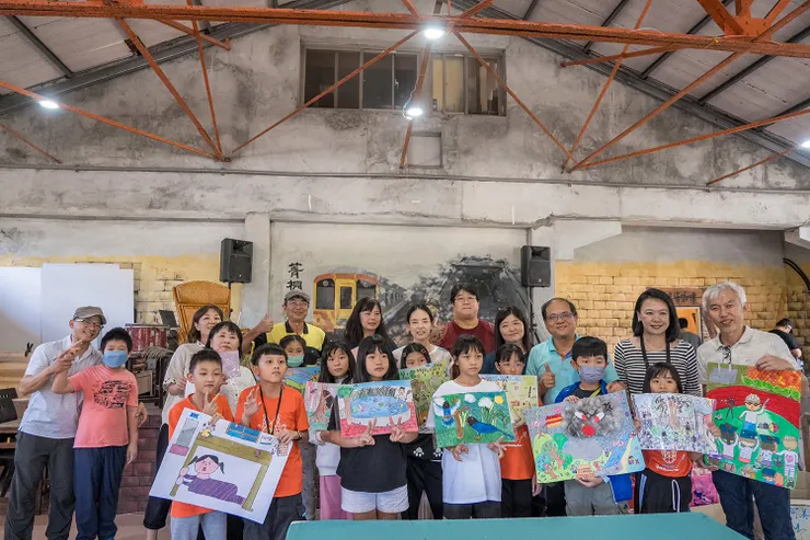 屈尺國小故事箱