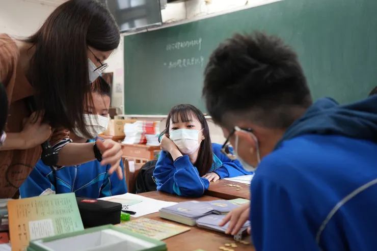 由鄭娟芝老師設計的「⁣農民 x 人權」課程，嘗試將一段在地的重要歷史事件，再次帶進學生的視野當中。 