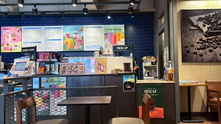 濟州島 Ediya Coffee 店內環境