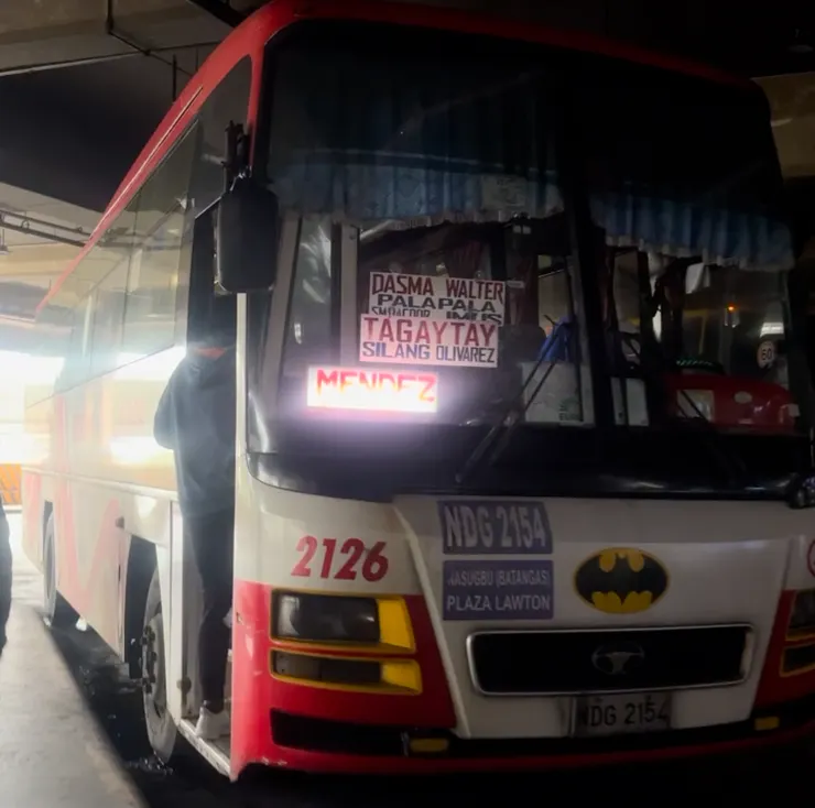 往大雅台的車(Zeric Huang 攝)