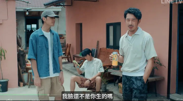 宛哲一點都不尷尬，可見習慣這常常發生的場面