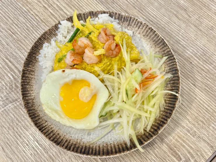 咖哩滑蛋蝦仁飯   160元