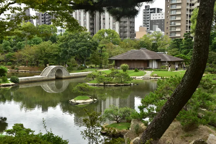 縮景園厲害的就是主題幾乎圍繞著跨虹橋，但不同視角會有不同感受