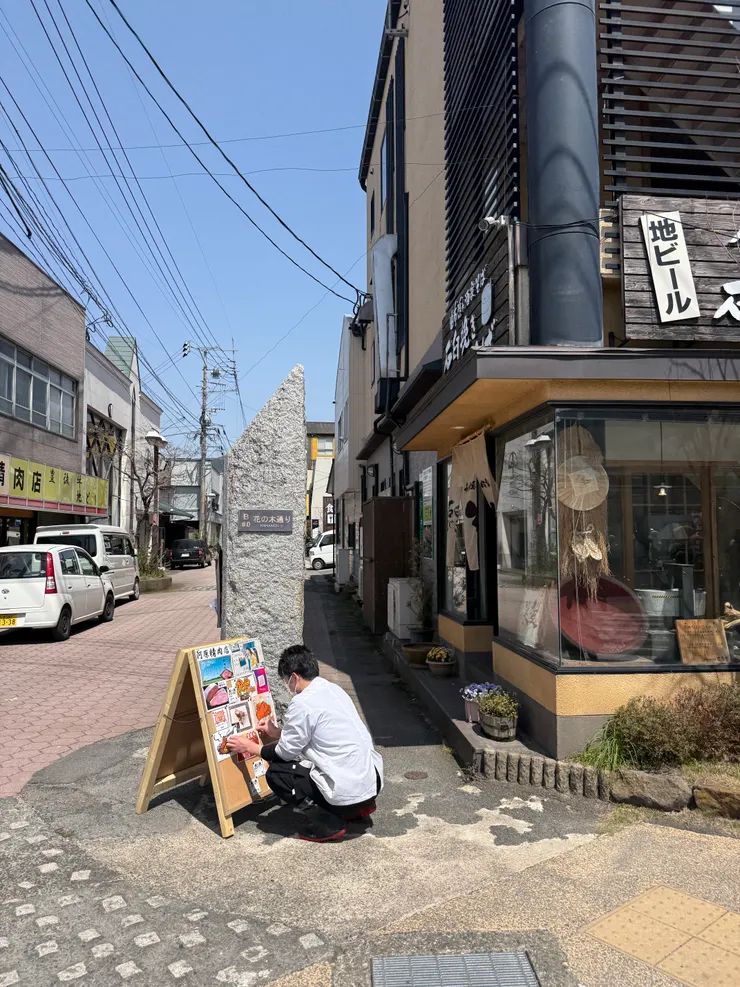 喜歡看看當地人在做什麼