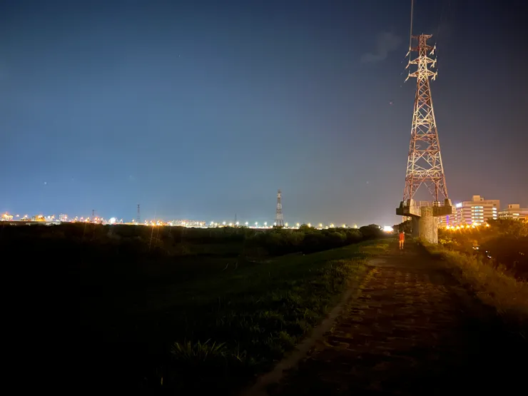 圖片來源：石頭哥拍攝；脆，一起來蓋大樓囉！