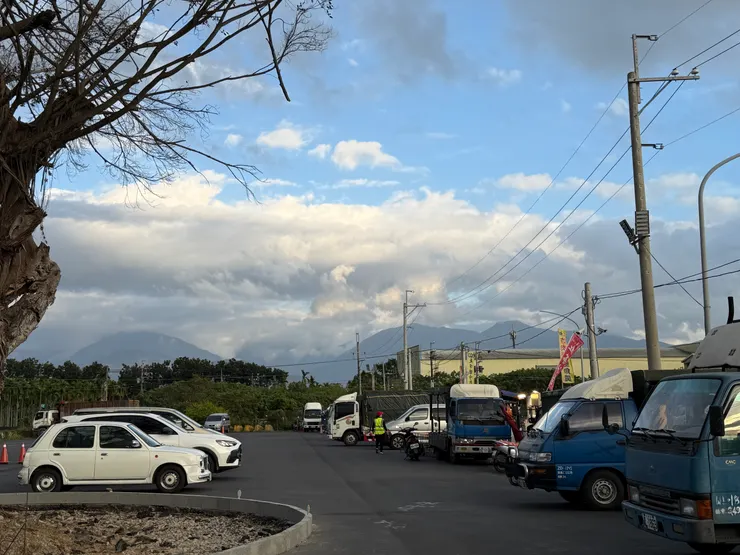 遠方連綿的大武山