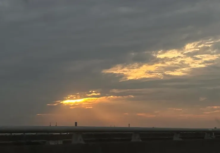 雨後，光束終會穿透雲層