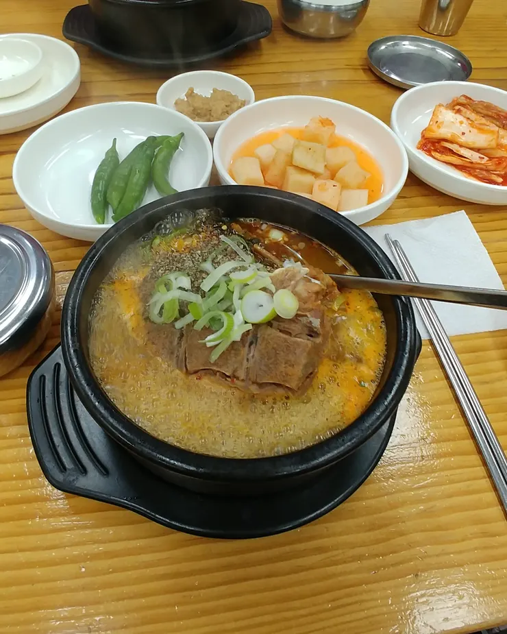 拍攝於2019年3月18日,韓國 公州 辣牛肉湯飯