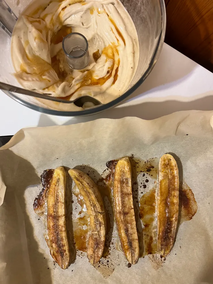 MM banana foster, the best ever! 香蕉冰淇淋 佐 烤香蕉淋楓糖漿