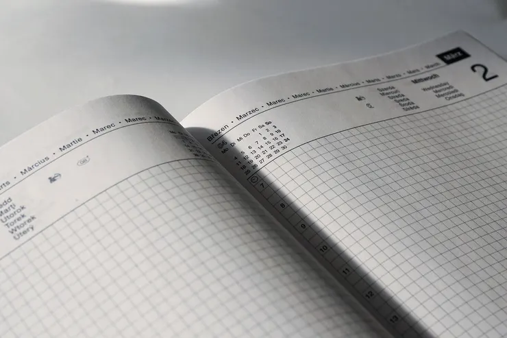 一天計畫表格填越滿越細，對我來說往往可執行的力氣就越少，或許是光看就飽了(圖/Pixabay)