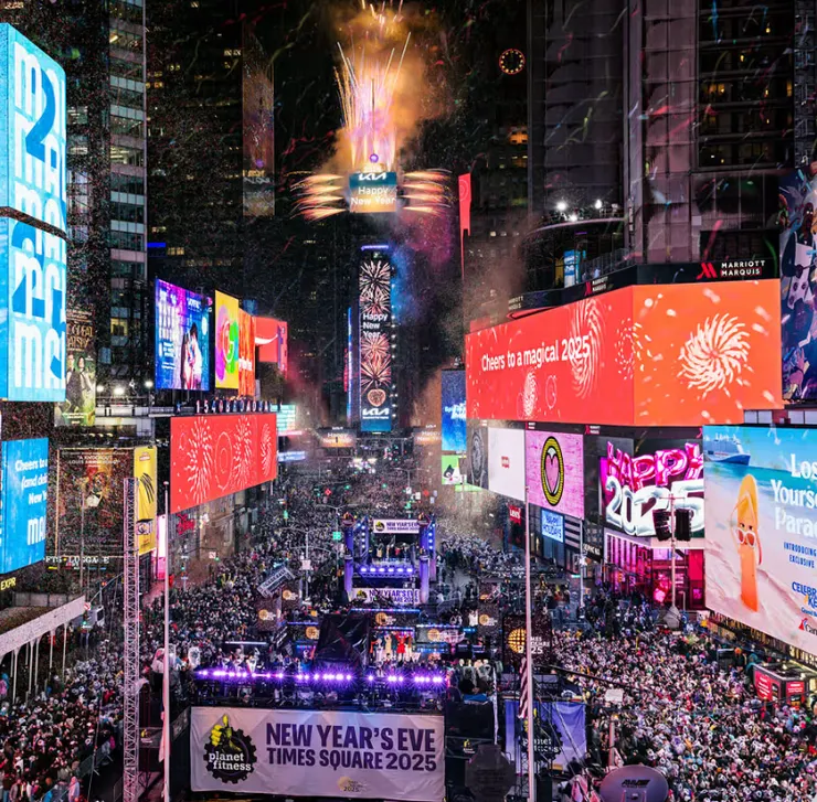 時代廣場(Times Square)每年年底都會舉辦盛大的倒數計時跨年晚會。