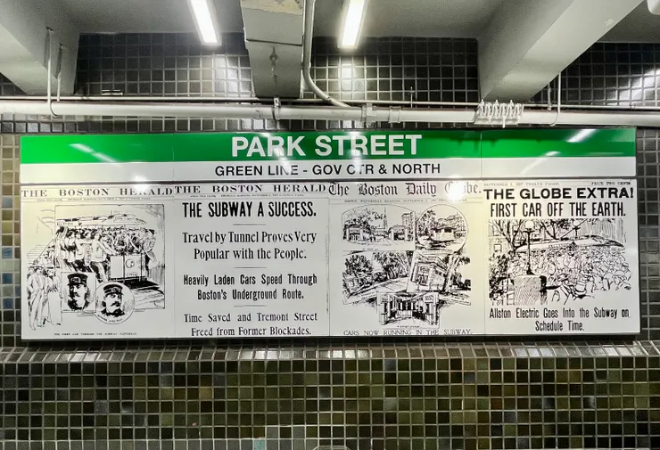 Park Street 是波士頓最早啟用的地鐵車站之一