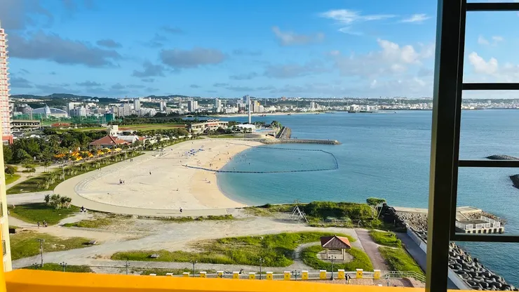 飯店望出去的日落海灘,這麼美,怎麼能不下去玩呢