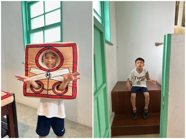 右邊是警察用的馬桶，現場也有提供很多道具讓民眾拍照