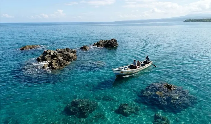 水漲高了,船就能順利通過