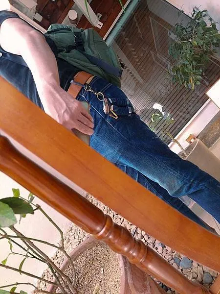 附上旅途中唯一一張與我的小牛仔褲的合照