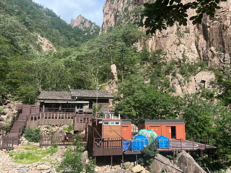 往大青峰沿途山屋