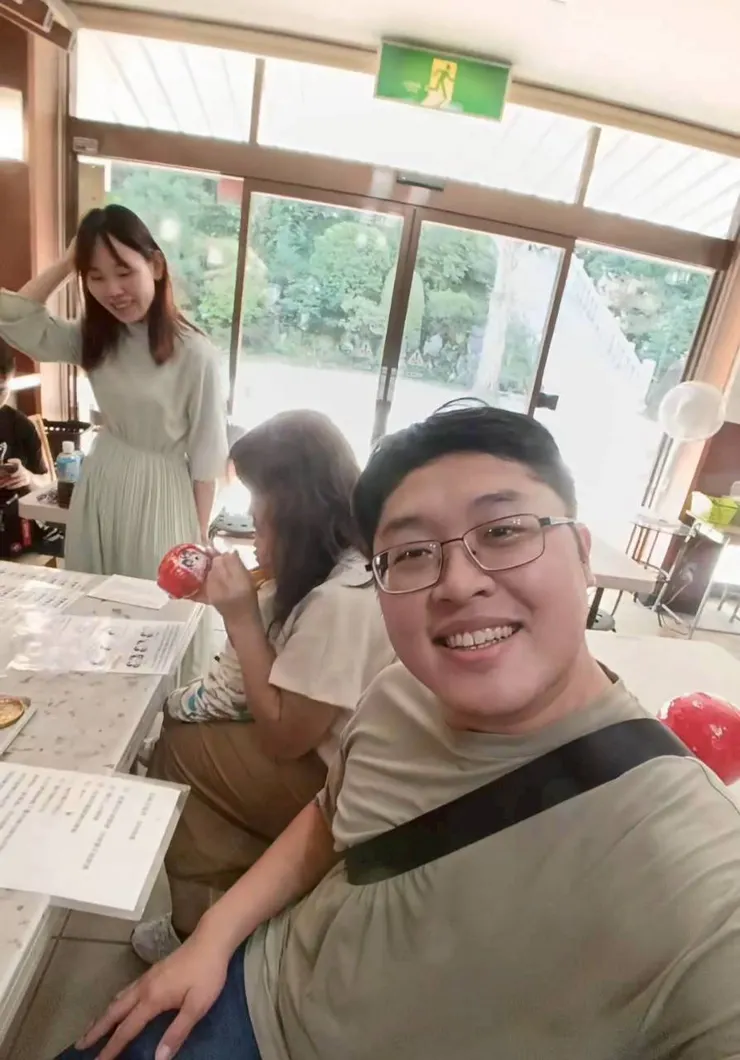 姪女一邊翻譯一邊解說