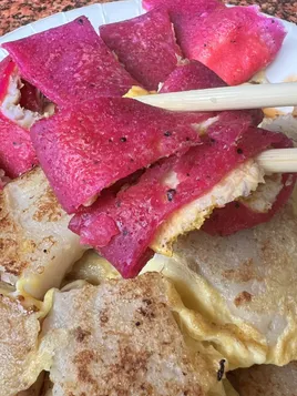 ＜築夢踏食手工蛋餅＞火龍果餅皮蛋餅