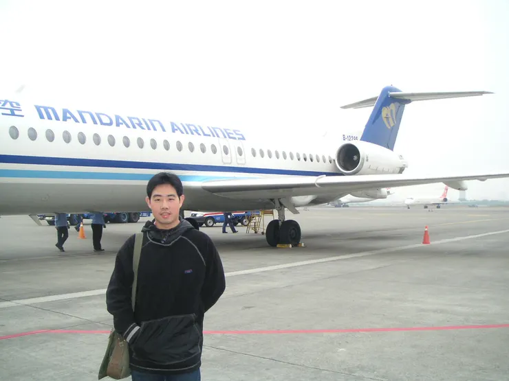 這是華信航空併購國華航空後所接收的福克100型客機!